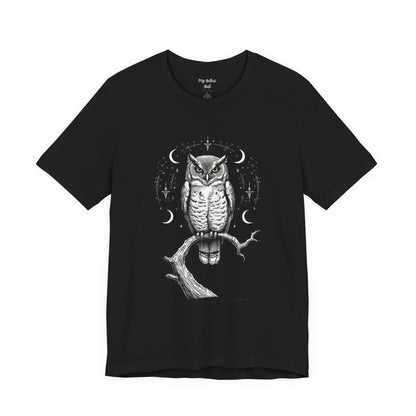 Gothic Watcher Owl - Graphic Tee