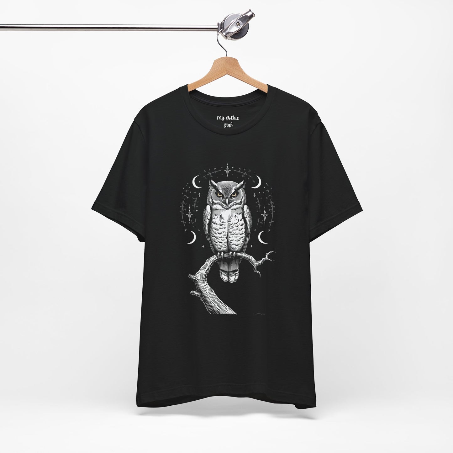 Gothic Watcher Owl - Graphic Tee