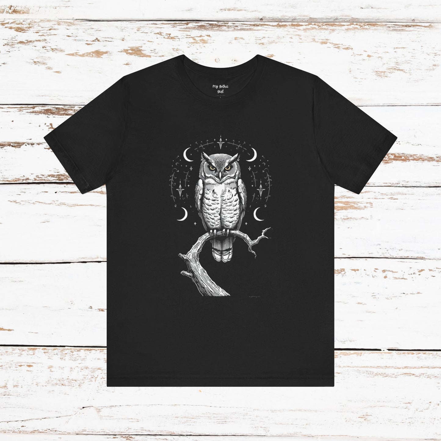 Gothic Watcher Owl - Graphic Tee
