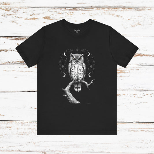 Gothic Watcher Owl - Graphic Tee