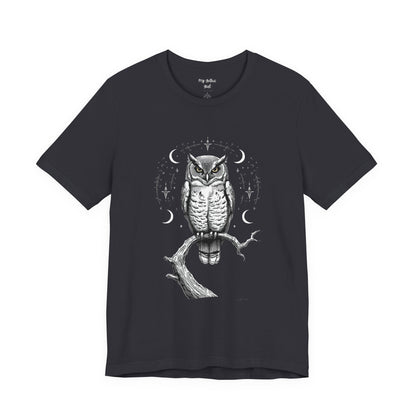 Gothic Watcher Owl - Graphic Tee