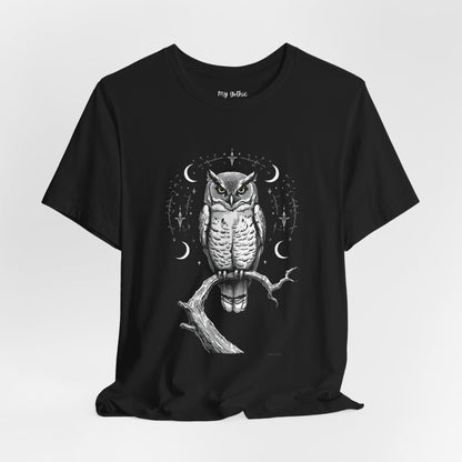 Gothic Watcher Owl - Graphic Tee