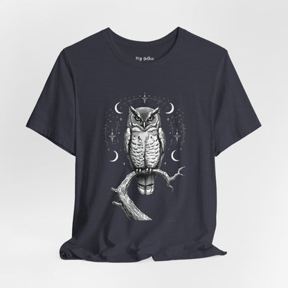 Gothic Watcher Owl - Graphic Tee