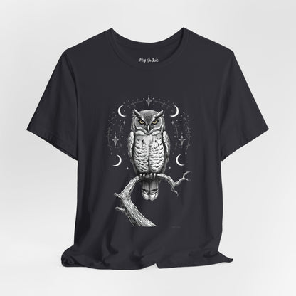 Gothic Watcher Owl - Graphic Tee